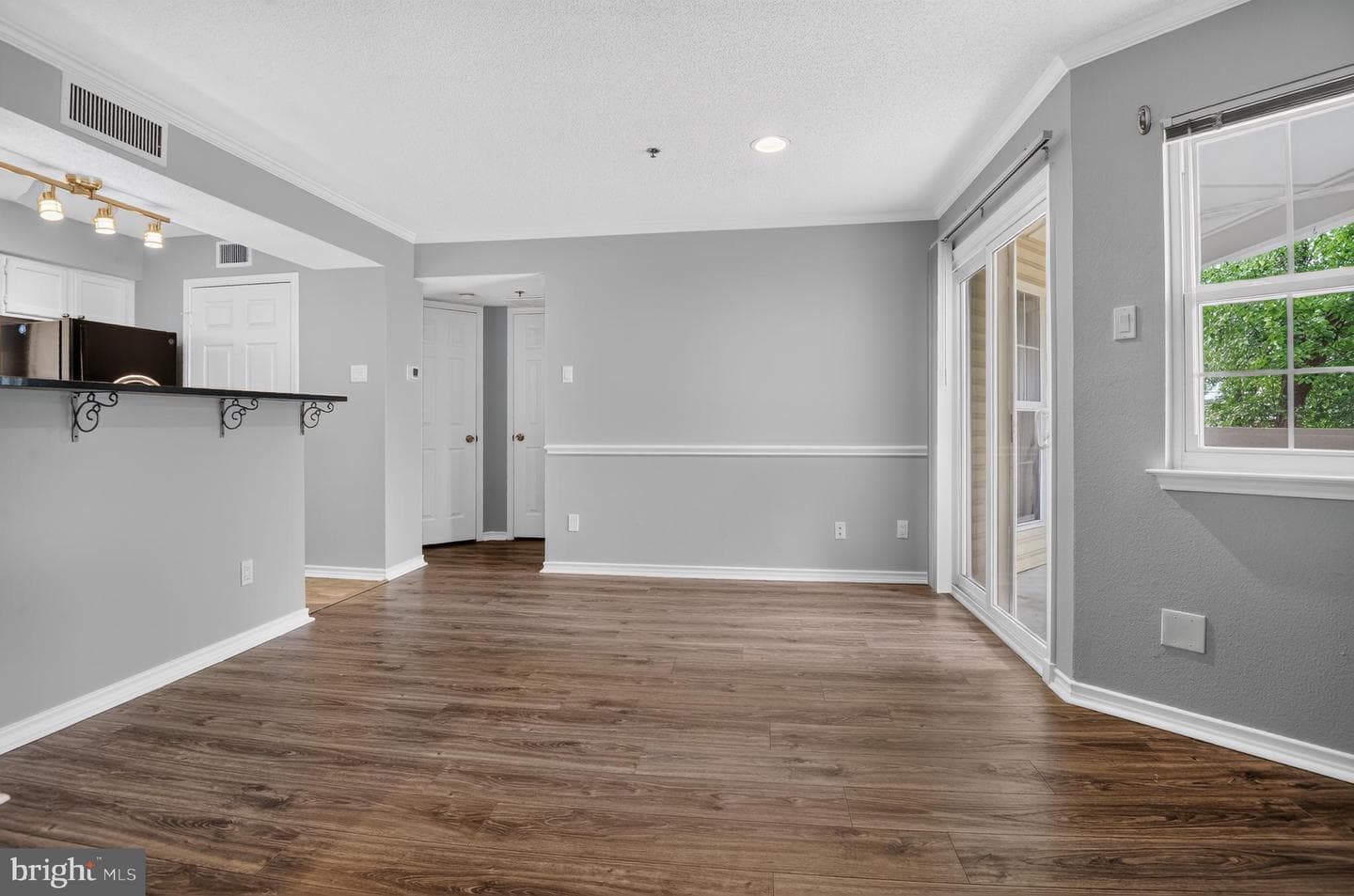 1504 Lincoln Way # 308 photo 6