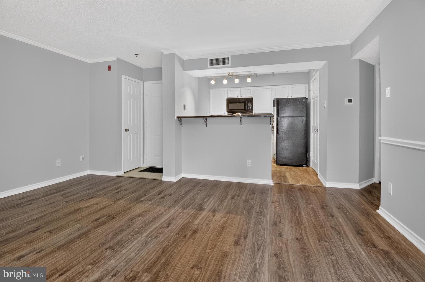 1504 Lincoln Way # 308 photo 8