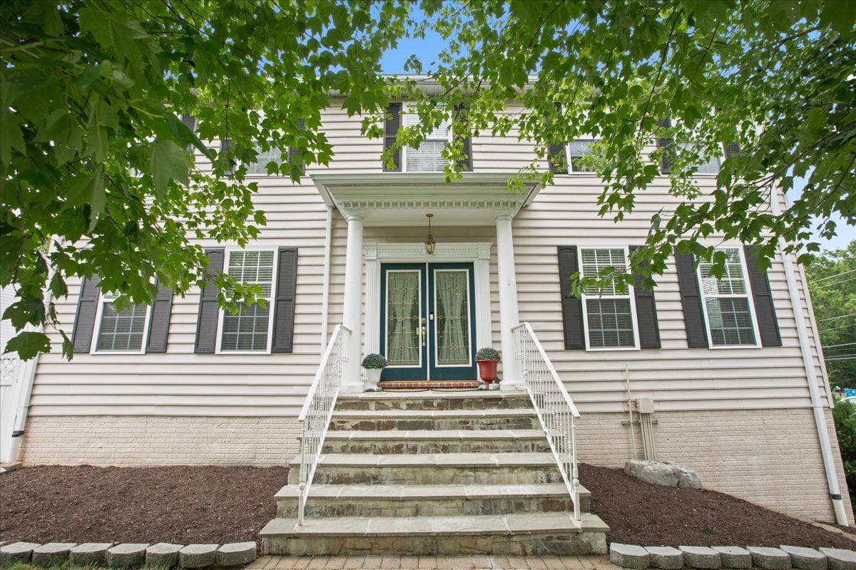 4724 Pole Road, Alexandria