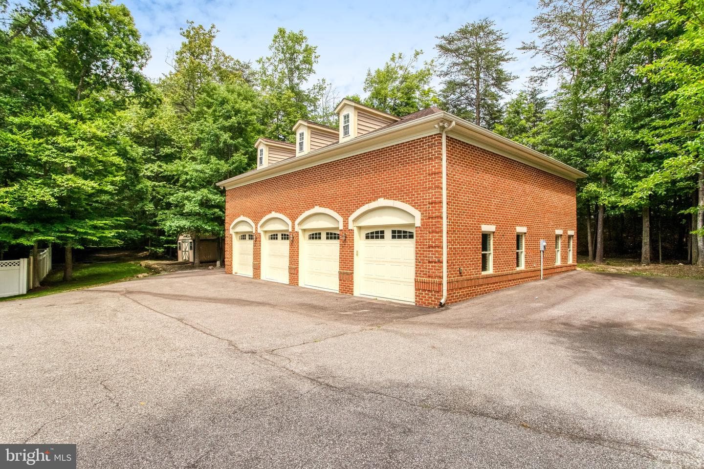 8261 Roseland Drive photo 130