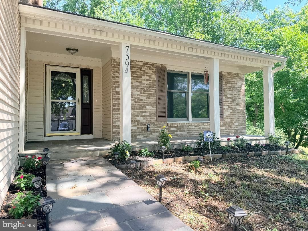 7594 Woodstown Drive, Springfield