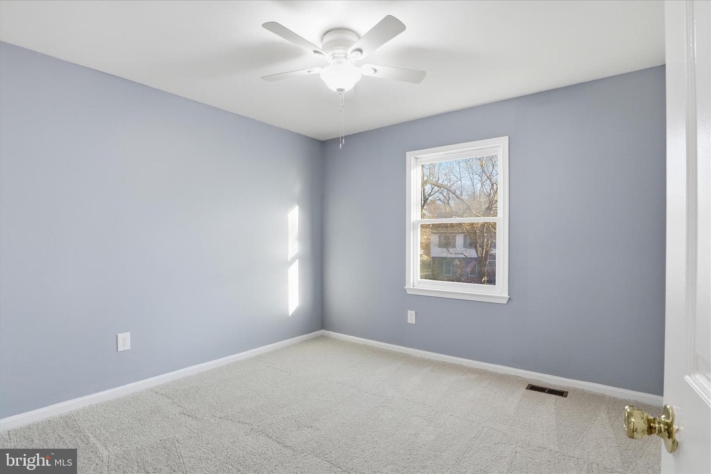 7594 Woodstown Drive photo 27