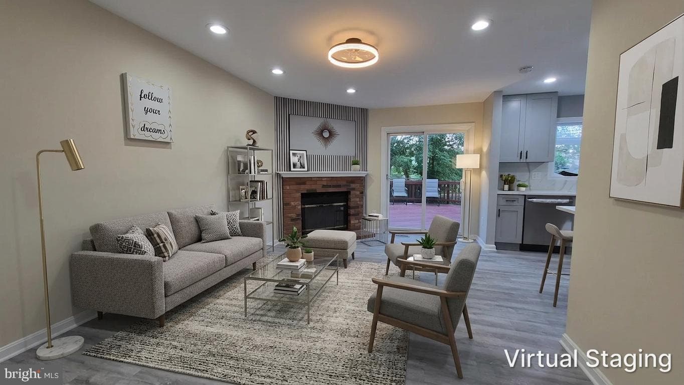 7106 Snug Harbor Ct photo 3