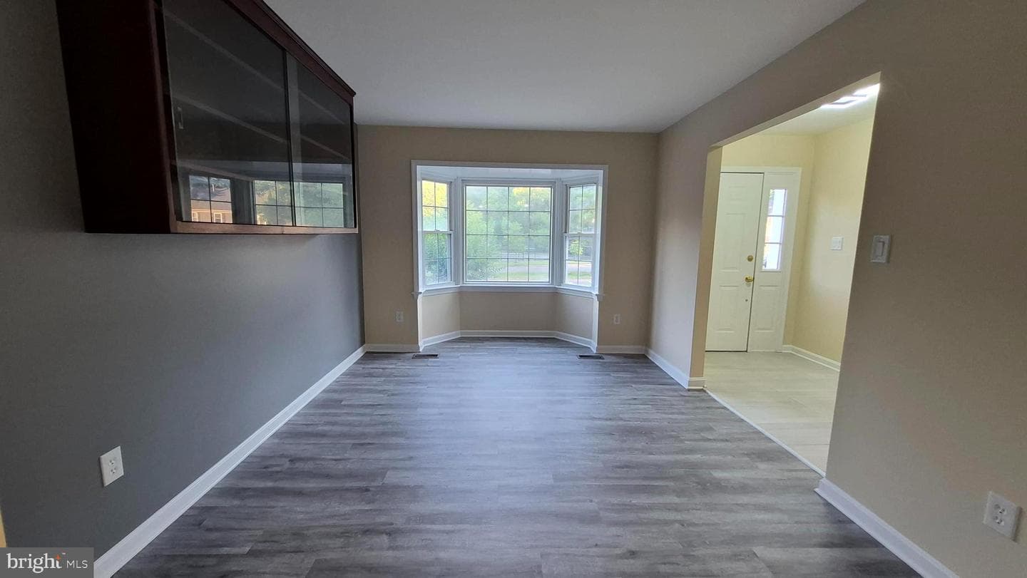 7106 Snug Harbor Ct photo 5