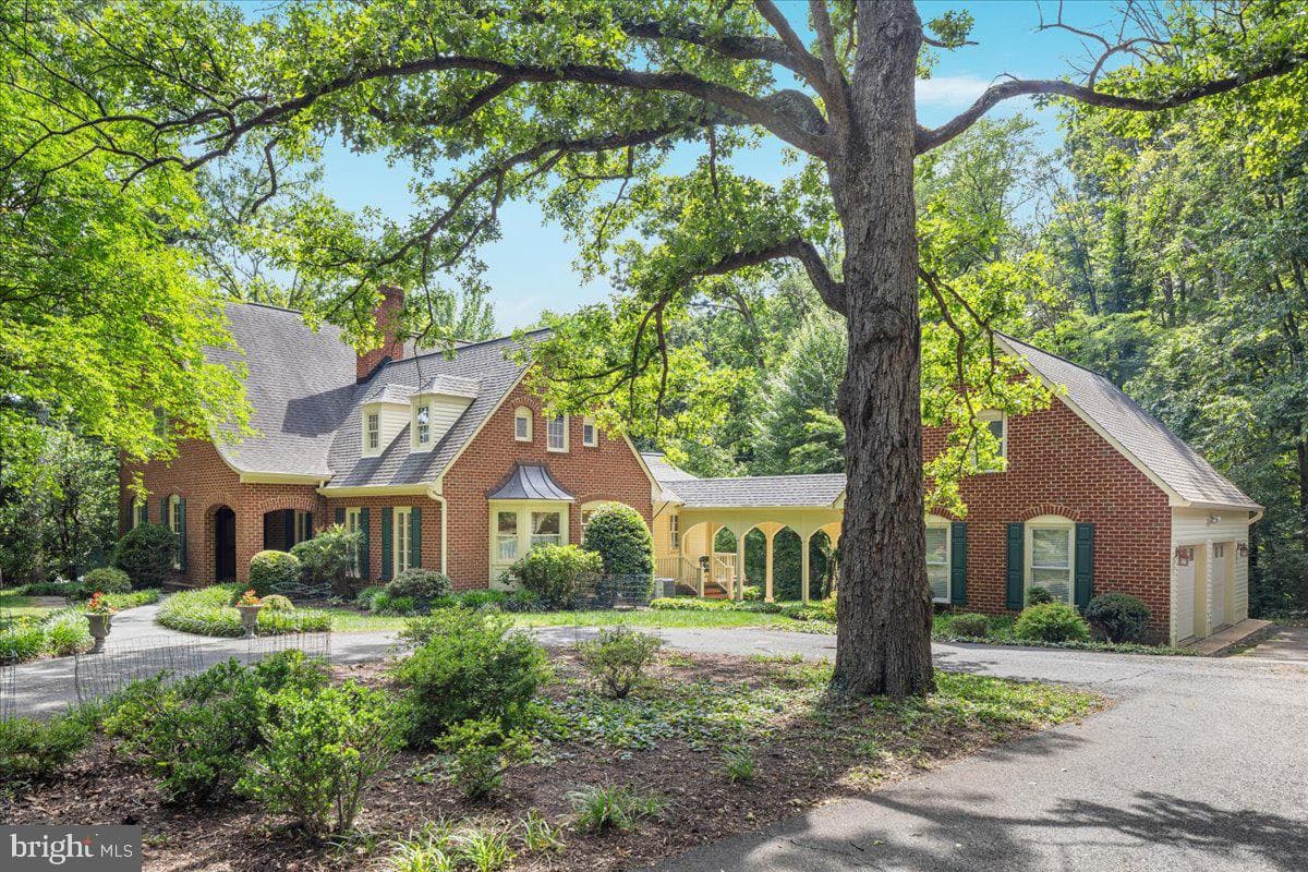 7131 Woodland Drive, Springfield