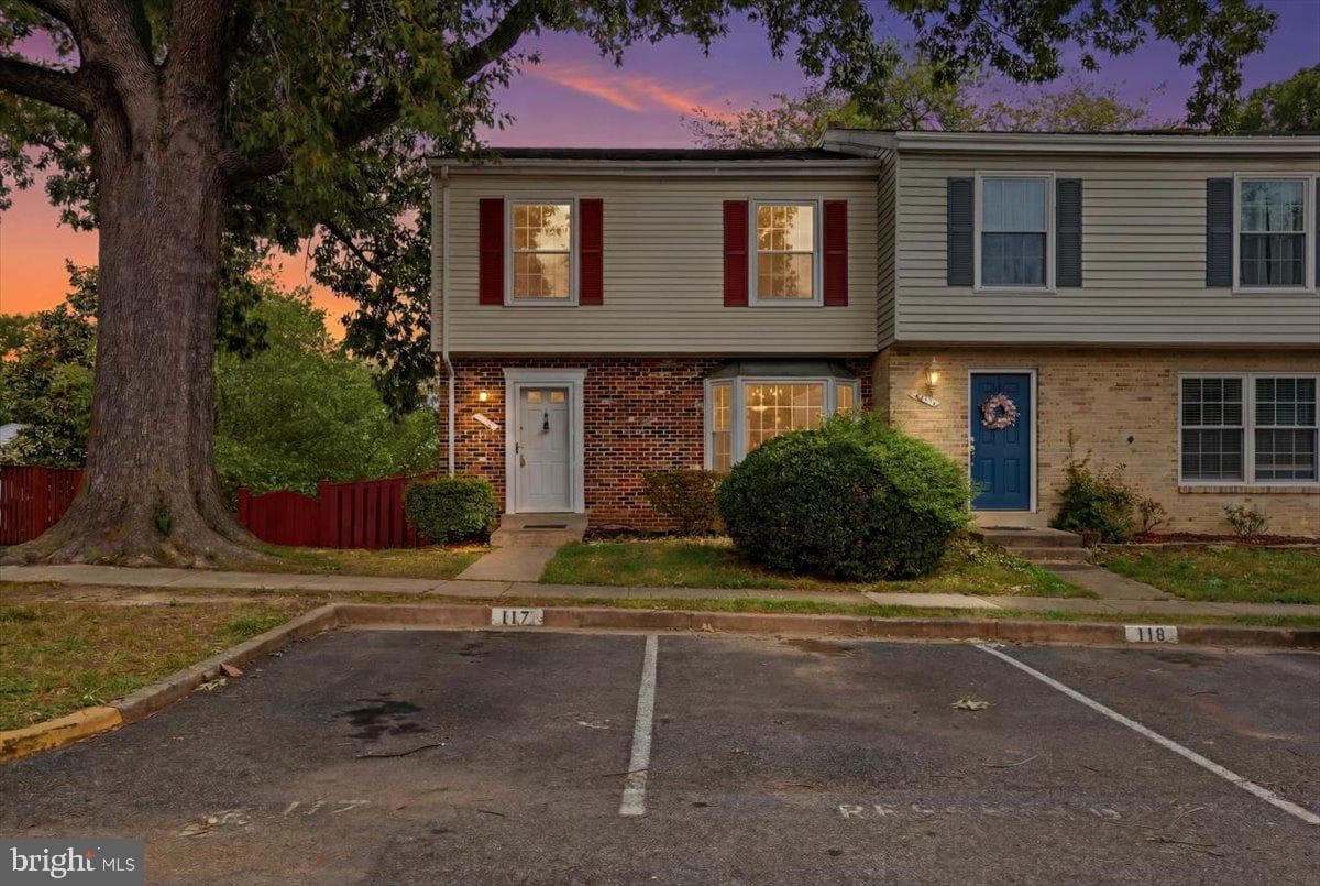 7276 Larrup Court, Alexandria