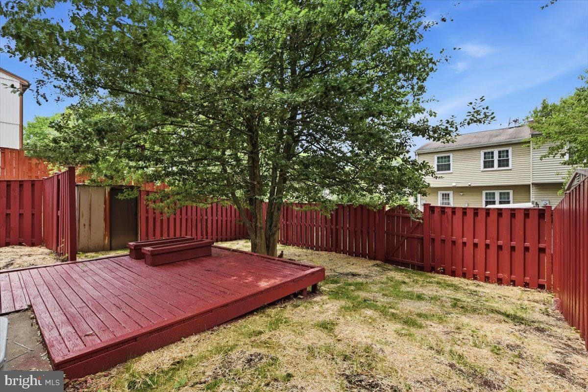 7276 Larrup Court photo 31