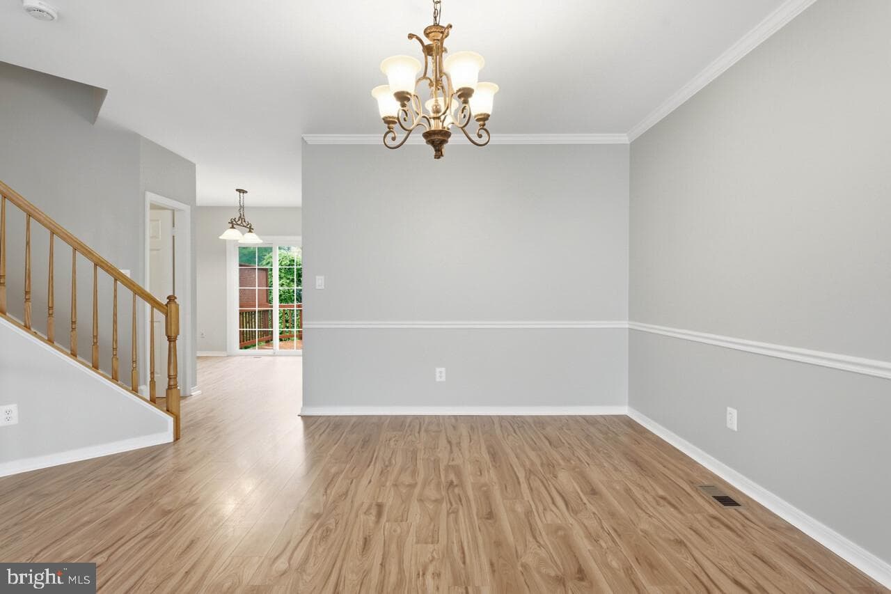 7035 Kings Manor Drive photo 10