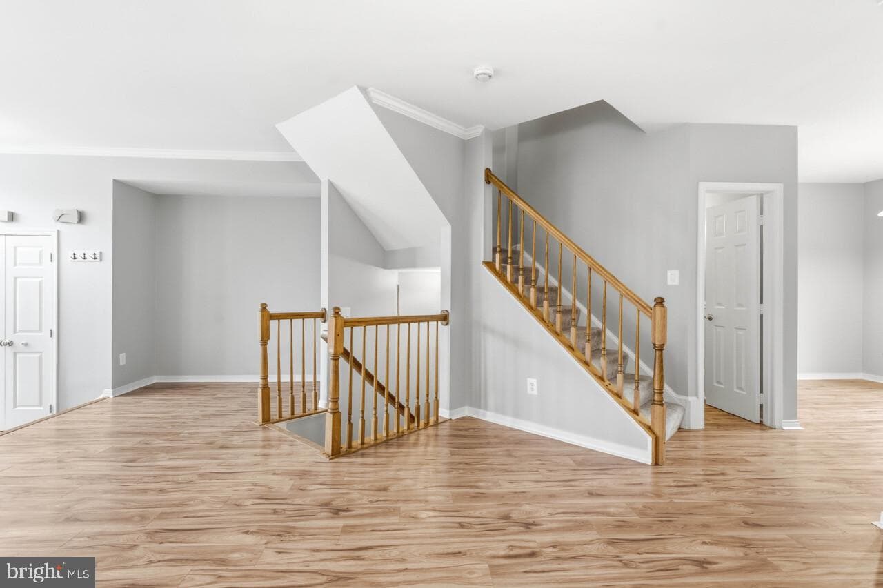 7035 Kings Manor Drive photo 11