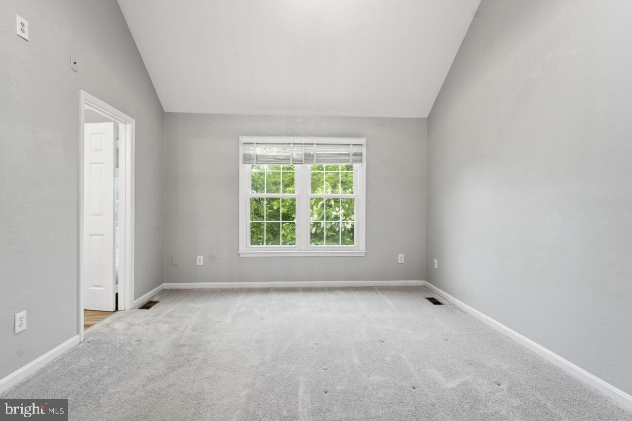 7035 Kings Manor Drive photo 32