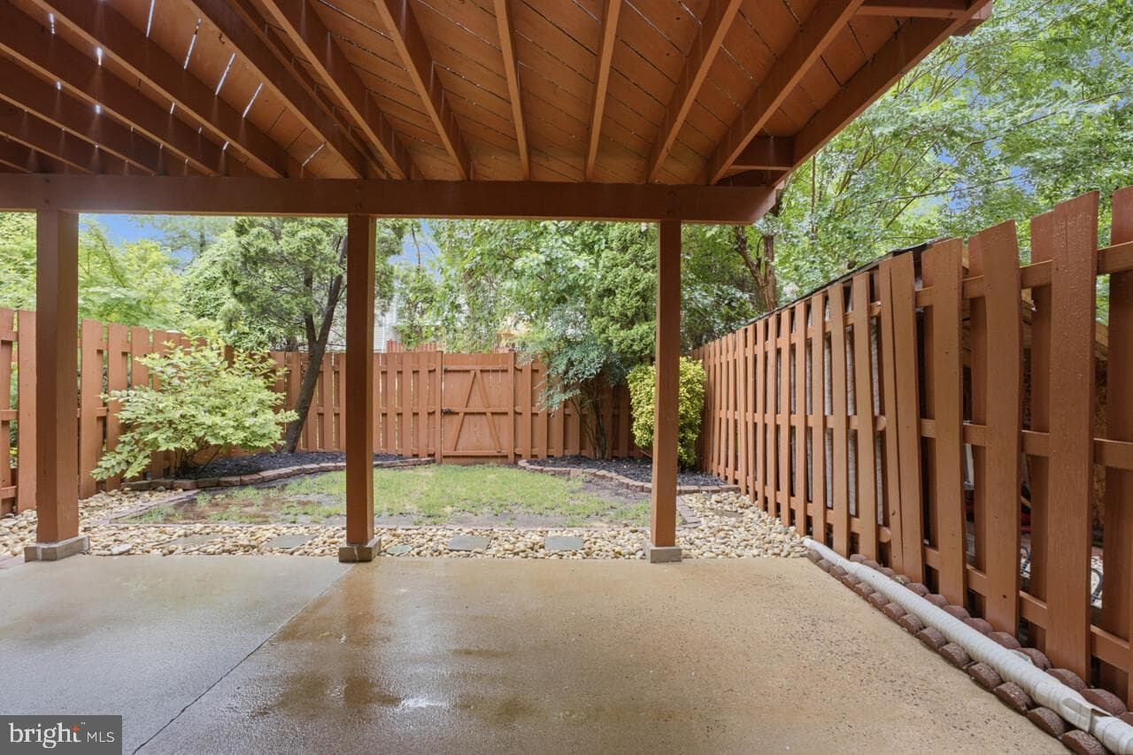 7035 Kings Manor Drive photo 48