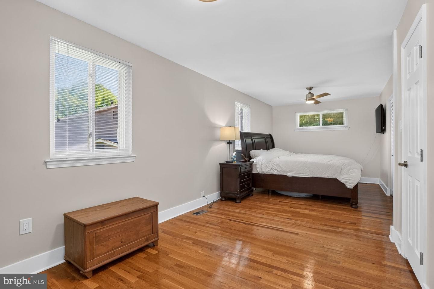 5010 Gainsborough Drive photo 12