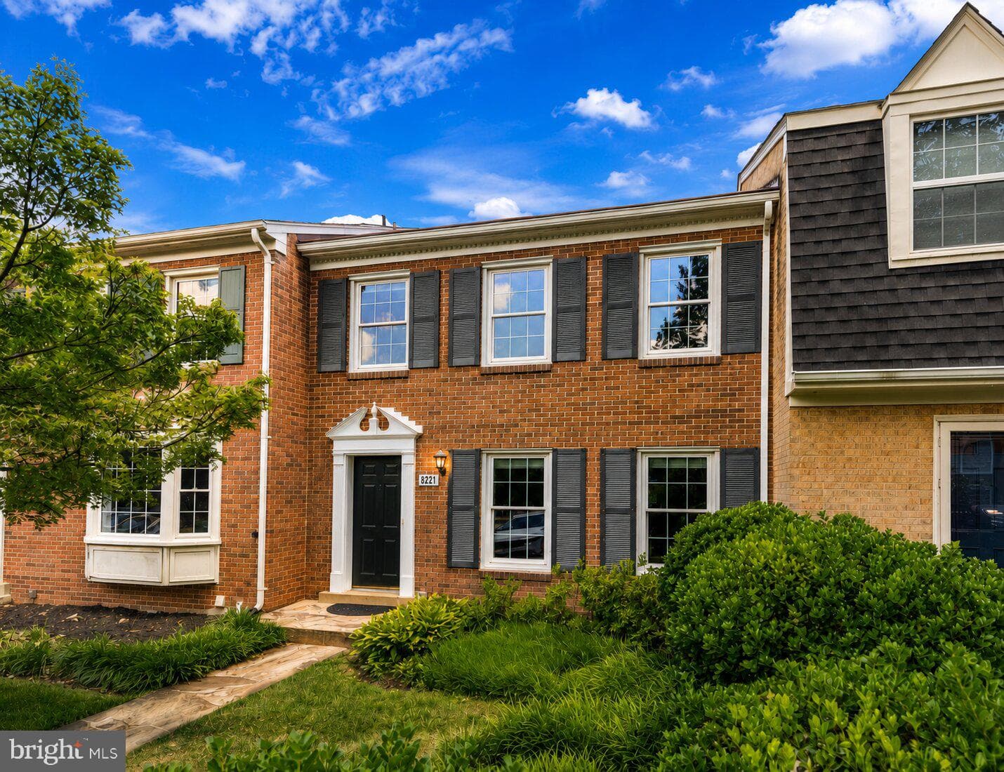 8221 Doctor Craik Court, Alexandria