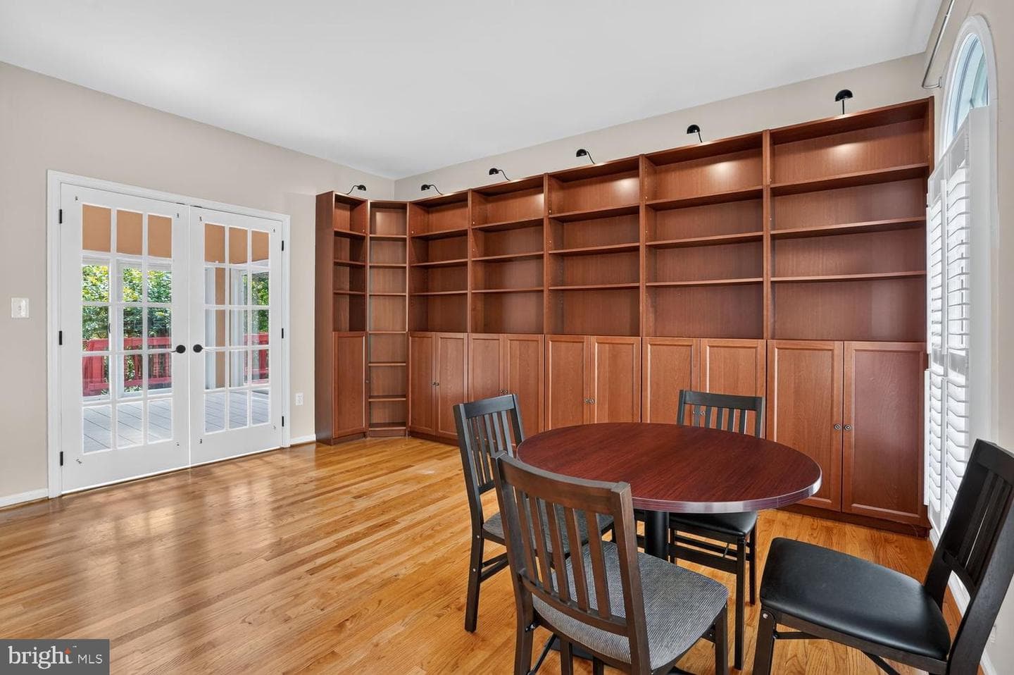 9105 Oak Chase Court photo 3