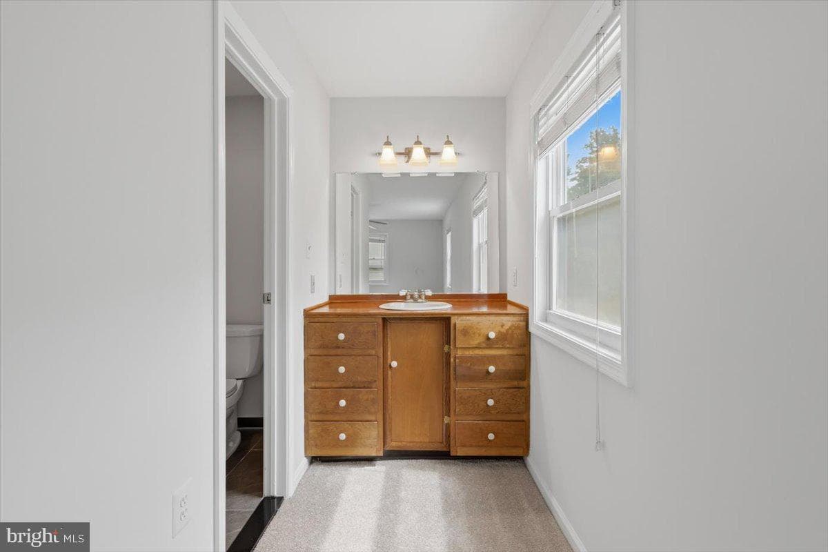 5526 Hollins Lane photo 17