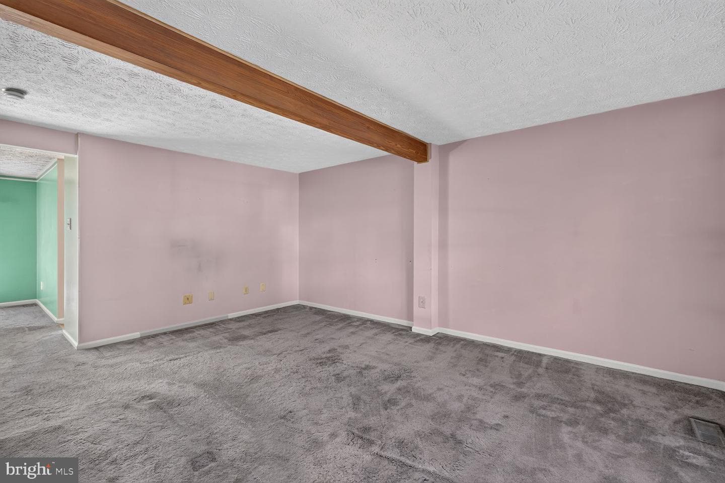 6109 Gardenia Court photo 3