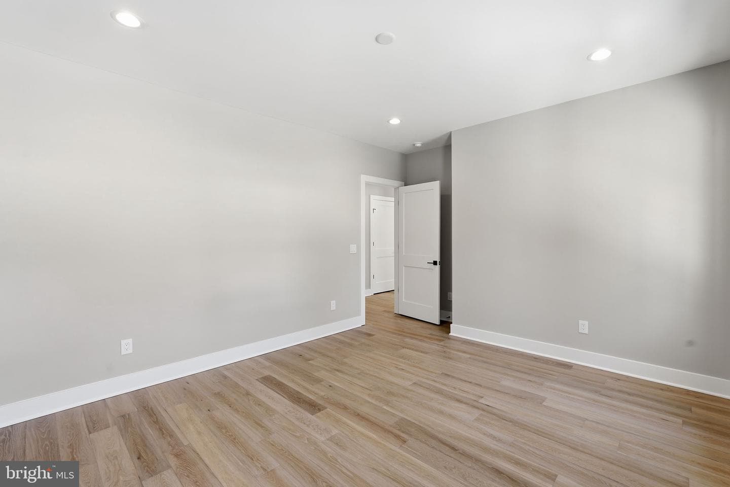 6913 Berkeley St photo 43