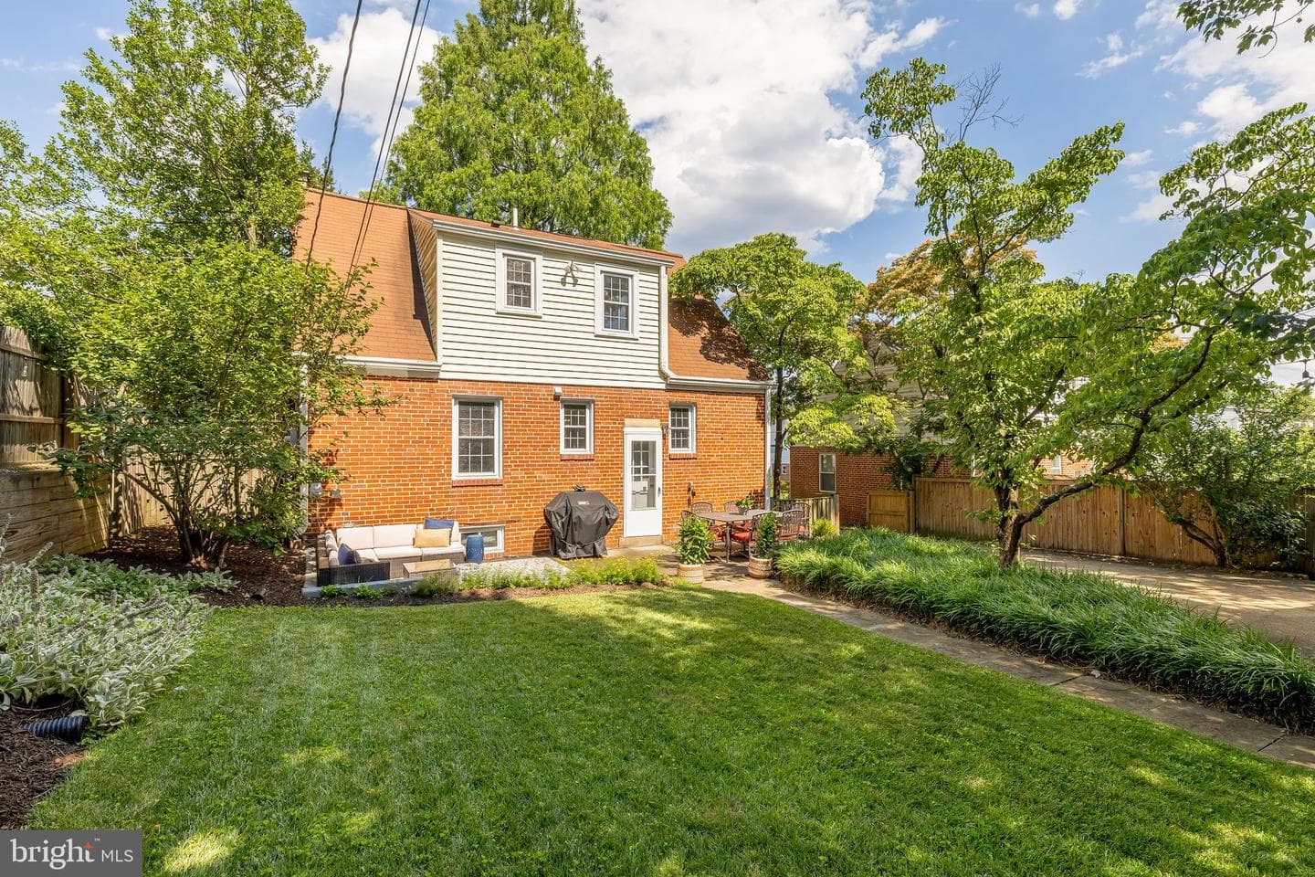 2832 Summerfield Road photo 40