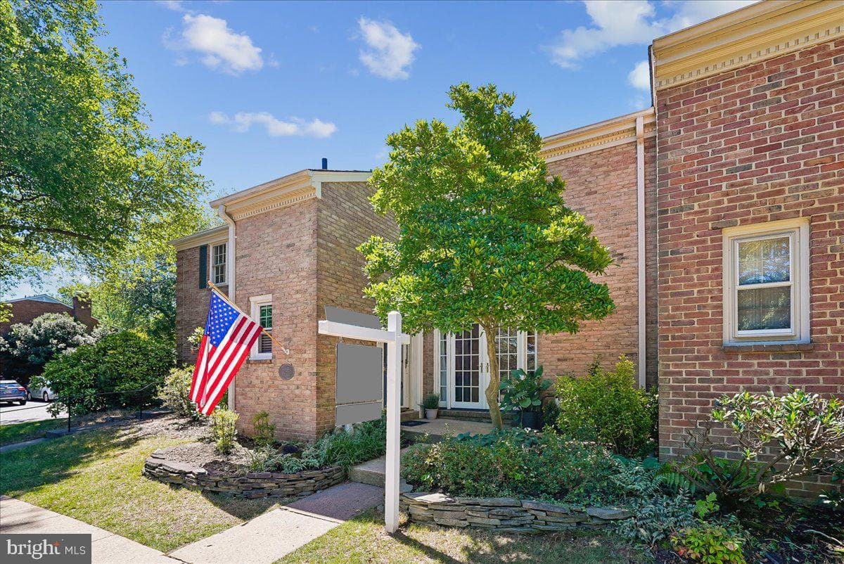 2087 Hopewood Drive photo 4
