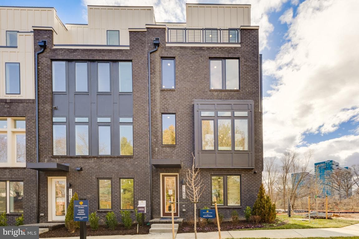 11597 Patriotic Ln, Reston