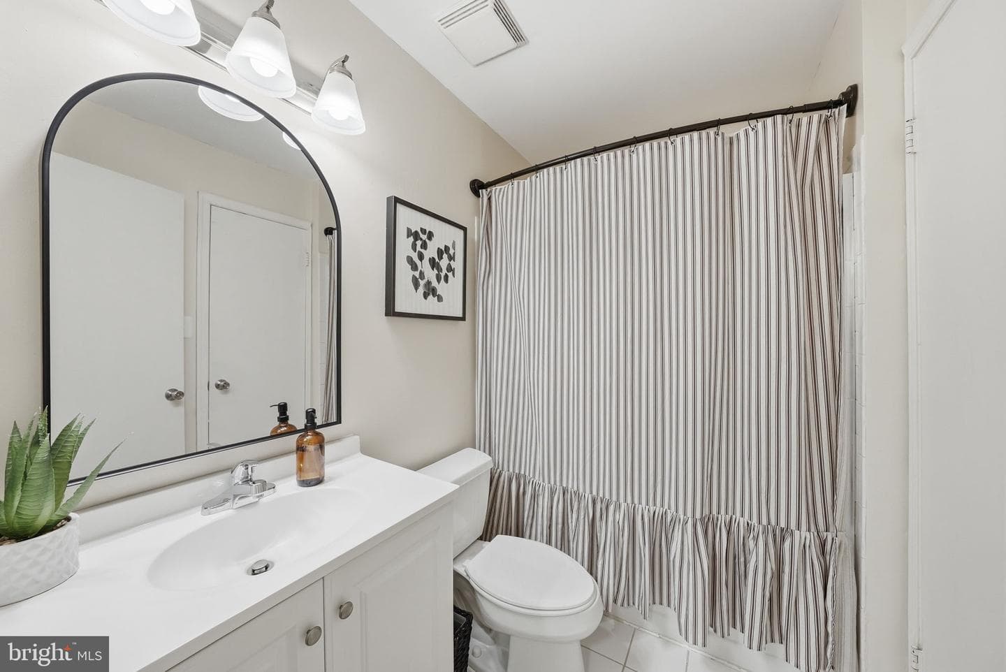 10243 Roberts Common Lane photo 11