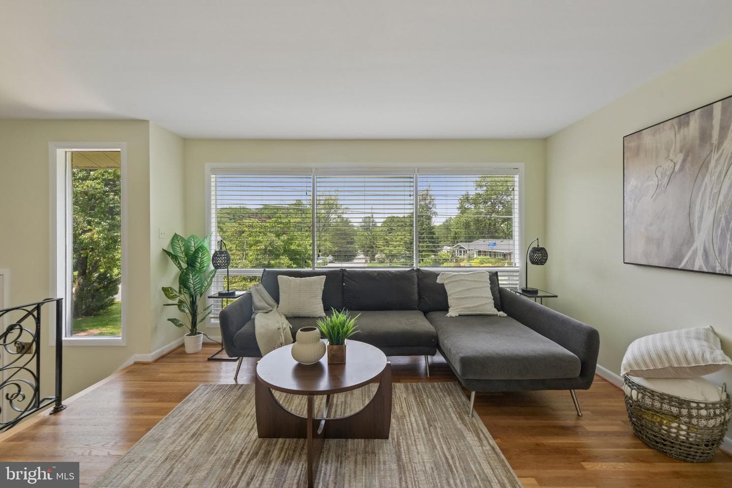4957 Regina Drive photo 3