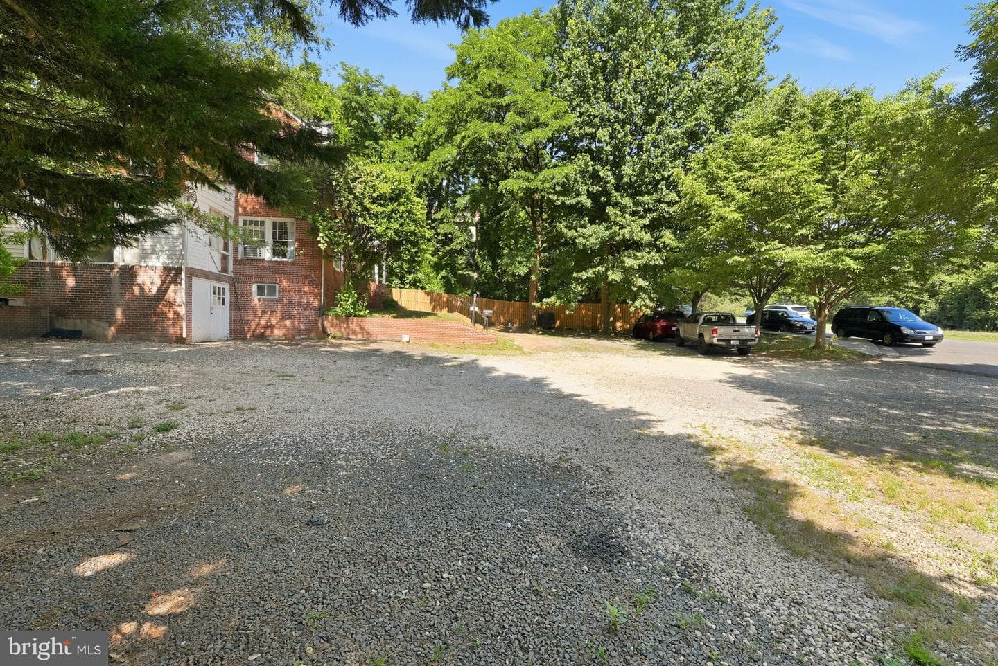 6025 Arlington Boulevard photo 4