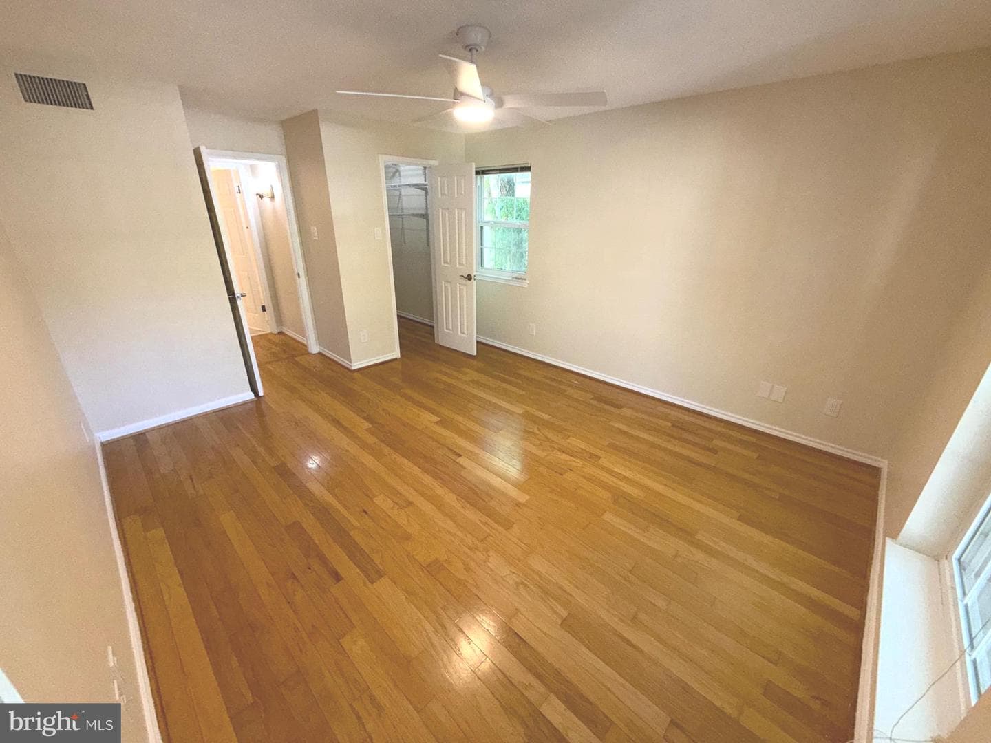 1534 Lincoln Way #204 photo 12