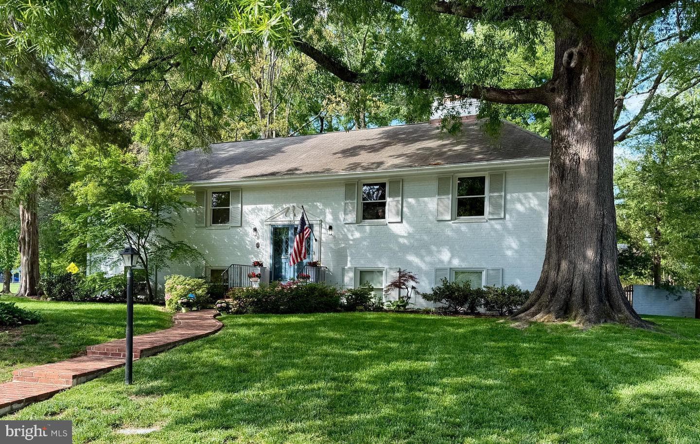 1014 Potomac Ln, Alexandria