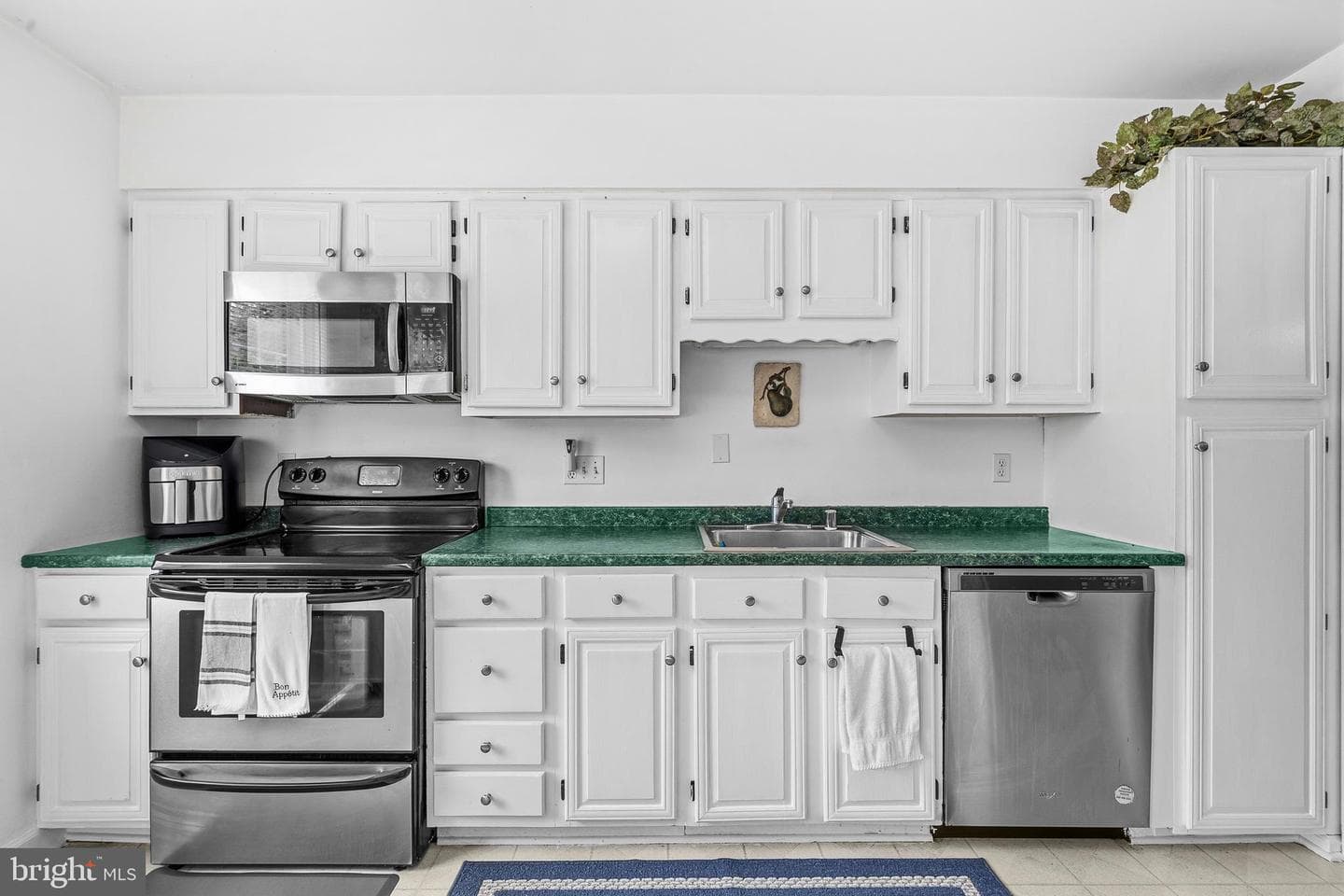 3050 Federal Hill Drive photo 11