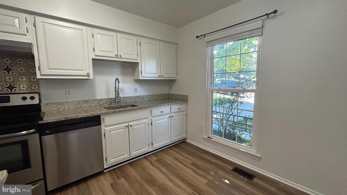10603 Reeds Landing Circle photo 8