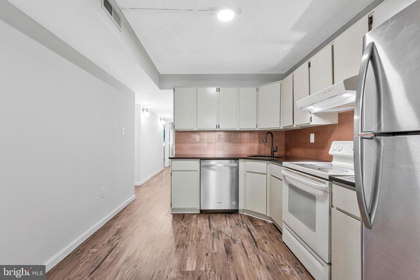 2210 Springwood Dr # 107 photo 13