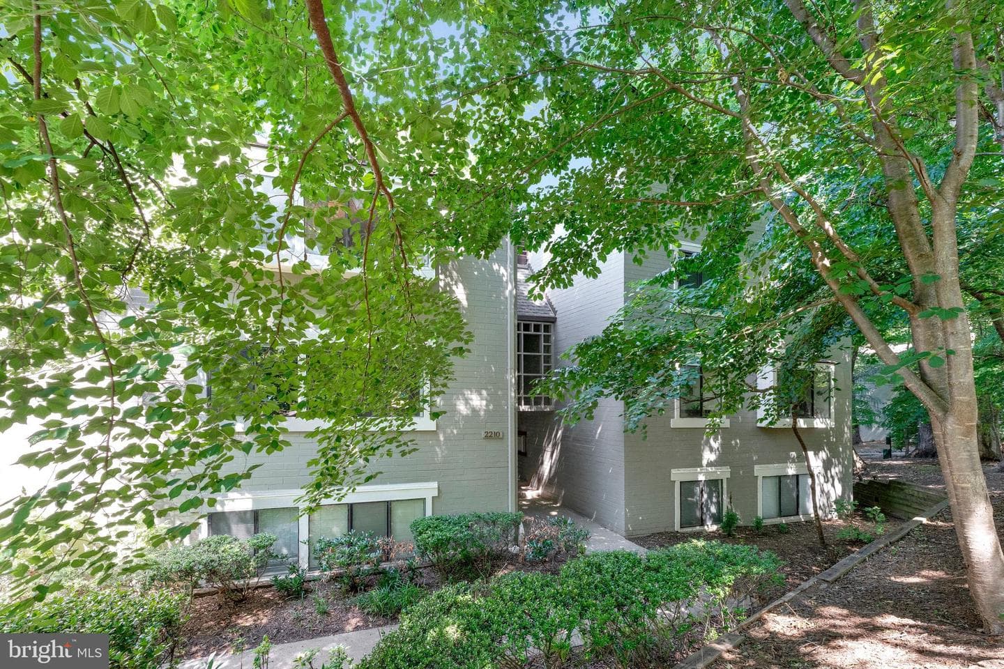2210 Springwood Dr # 107 photo 4