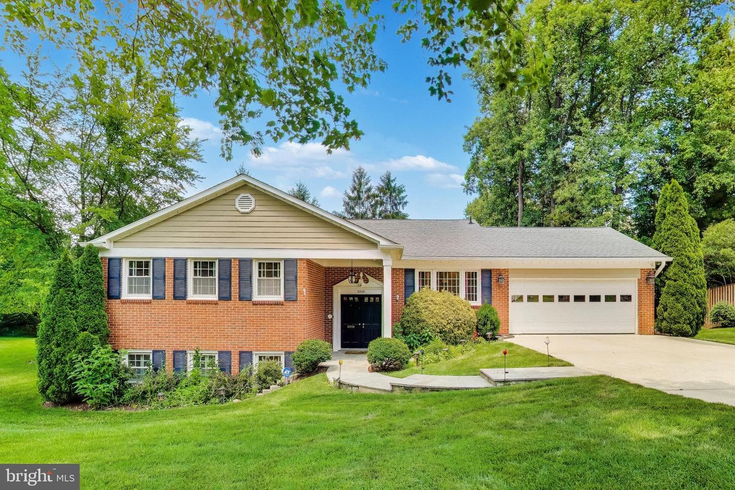 3300 Clearwood Court photo 3