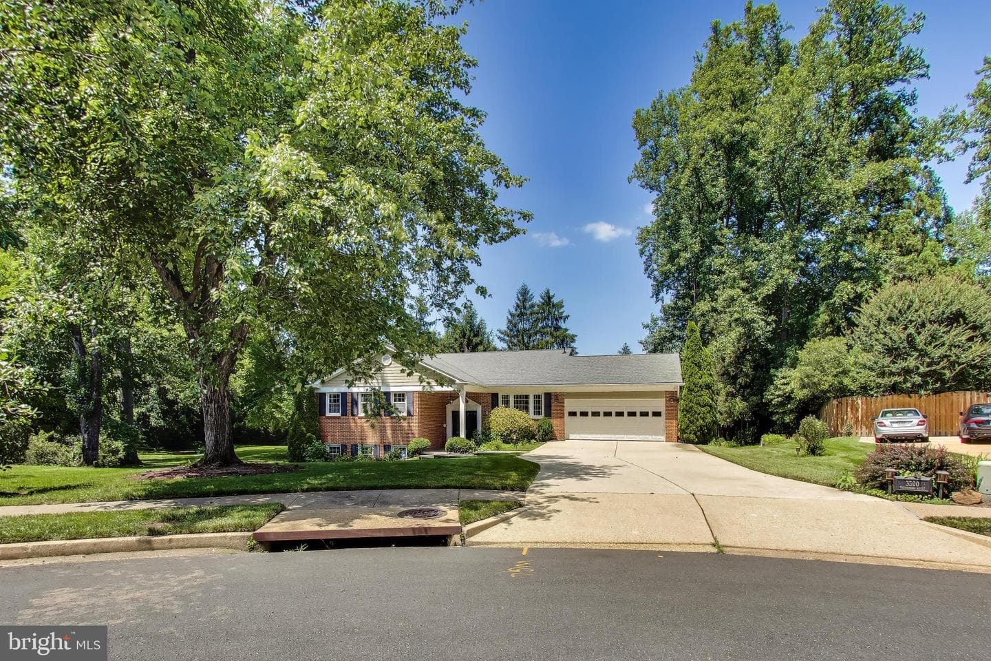 3300 Clearwood Court photo 4
