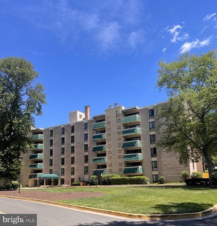 6133 Leesburg Pike #601, Falls Church