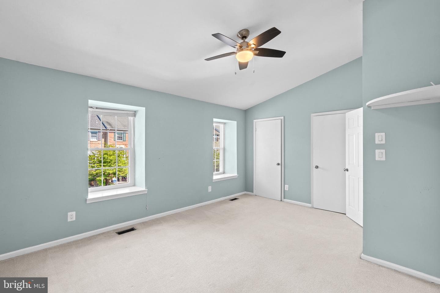 6749 Cardinal Woods Court photo 14