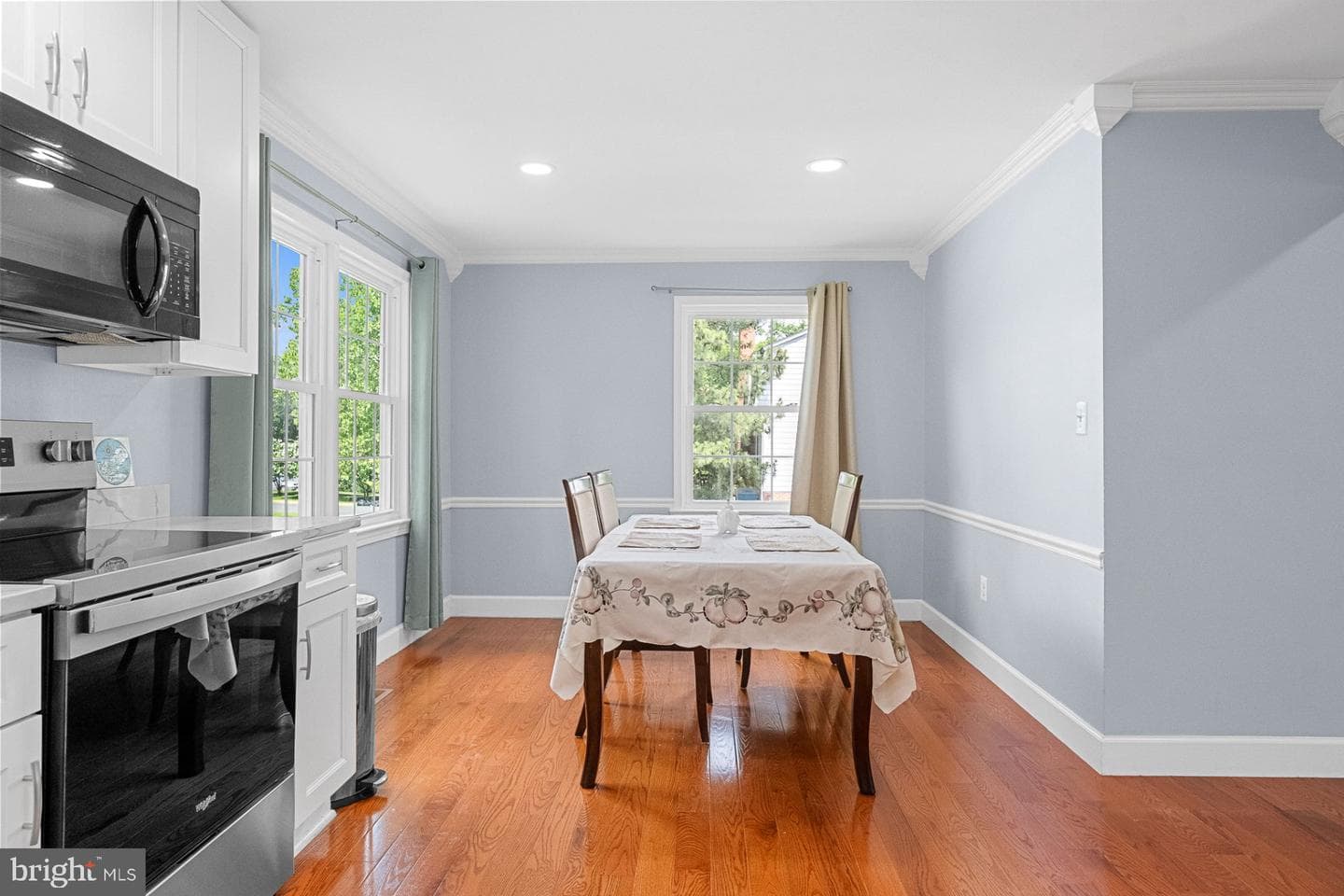 300 Holly Court photo 6