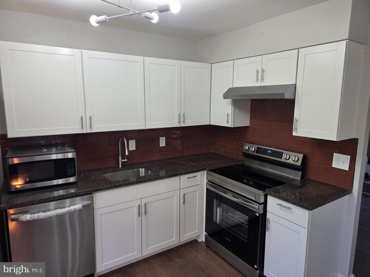 1016 Saber Ln photo 15