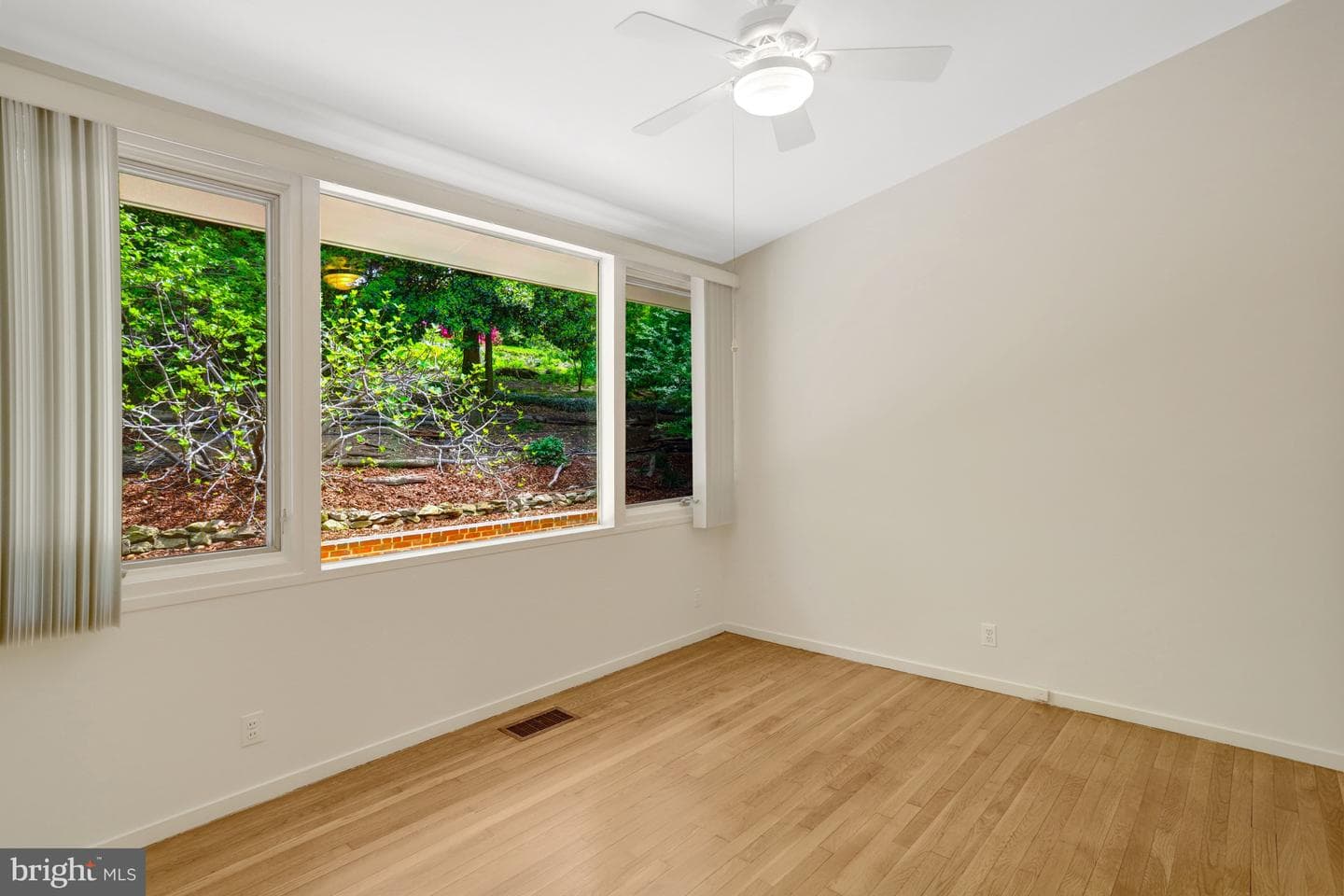 7413 Rebecca Drive photo 32