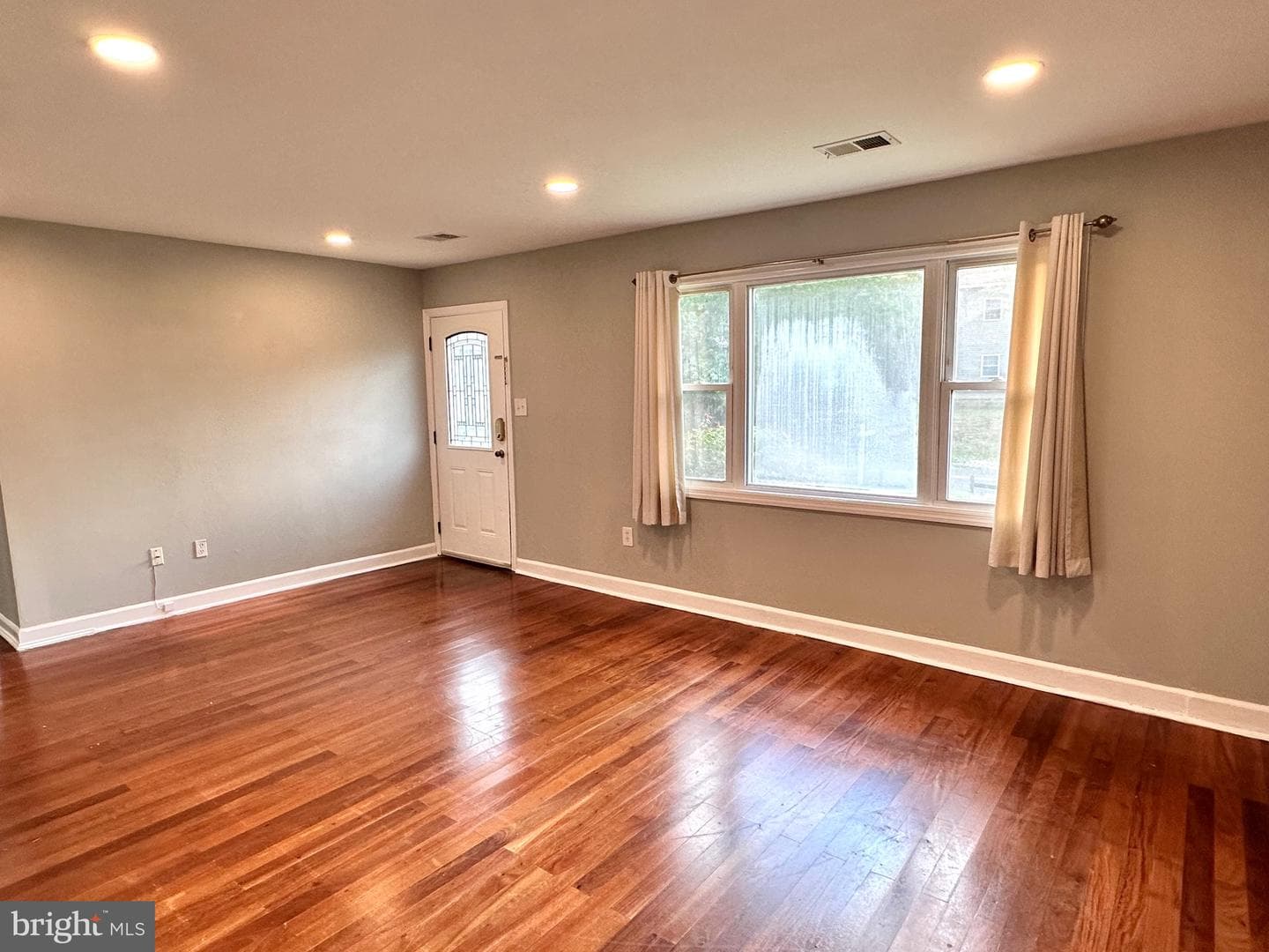6301 The Parkway photo 7