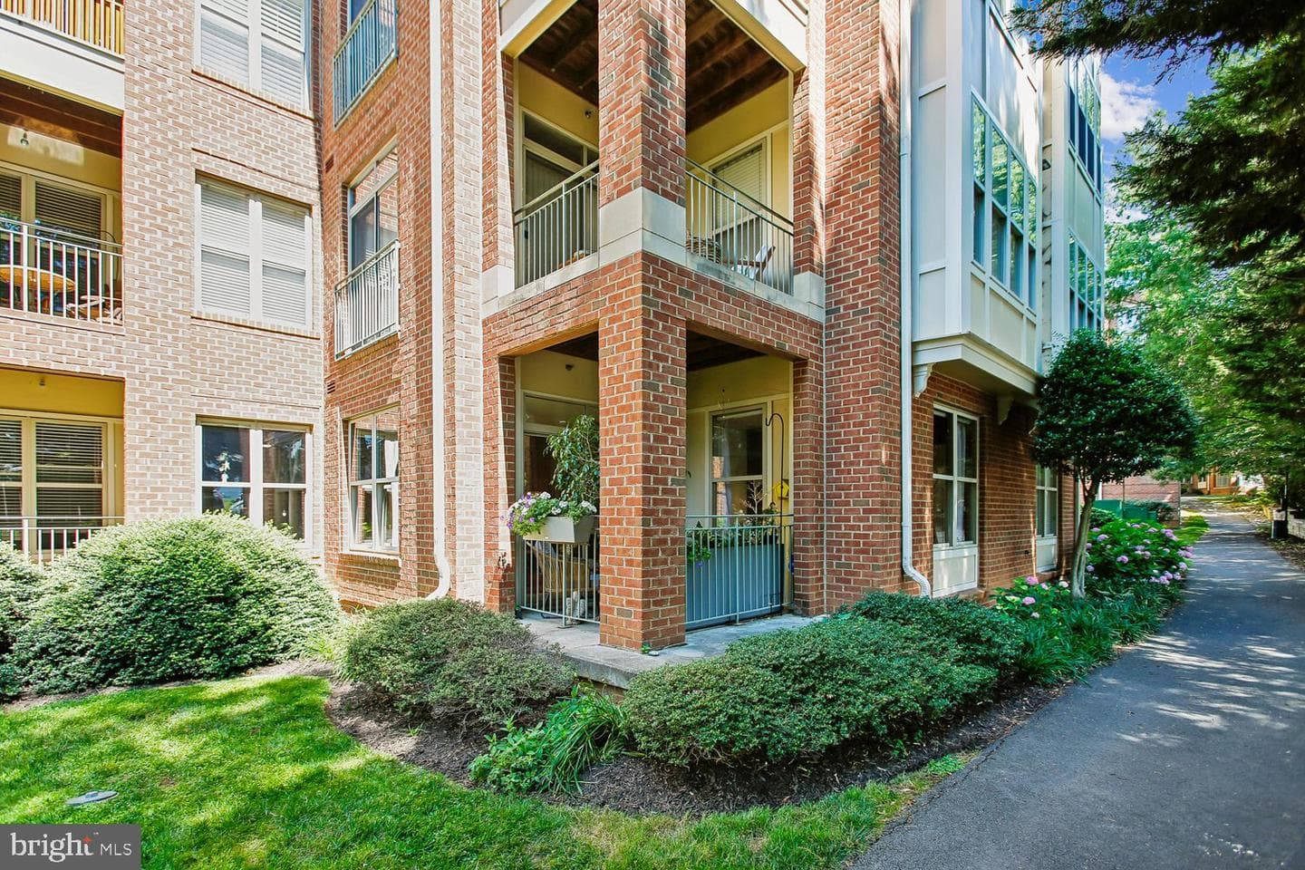 1855 Stratford Park Place #103 photo 38
