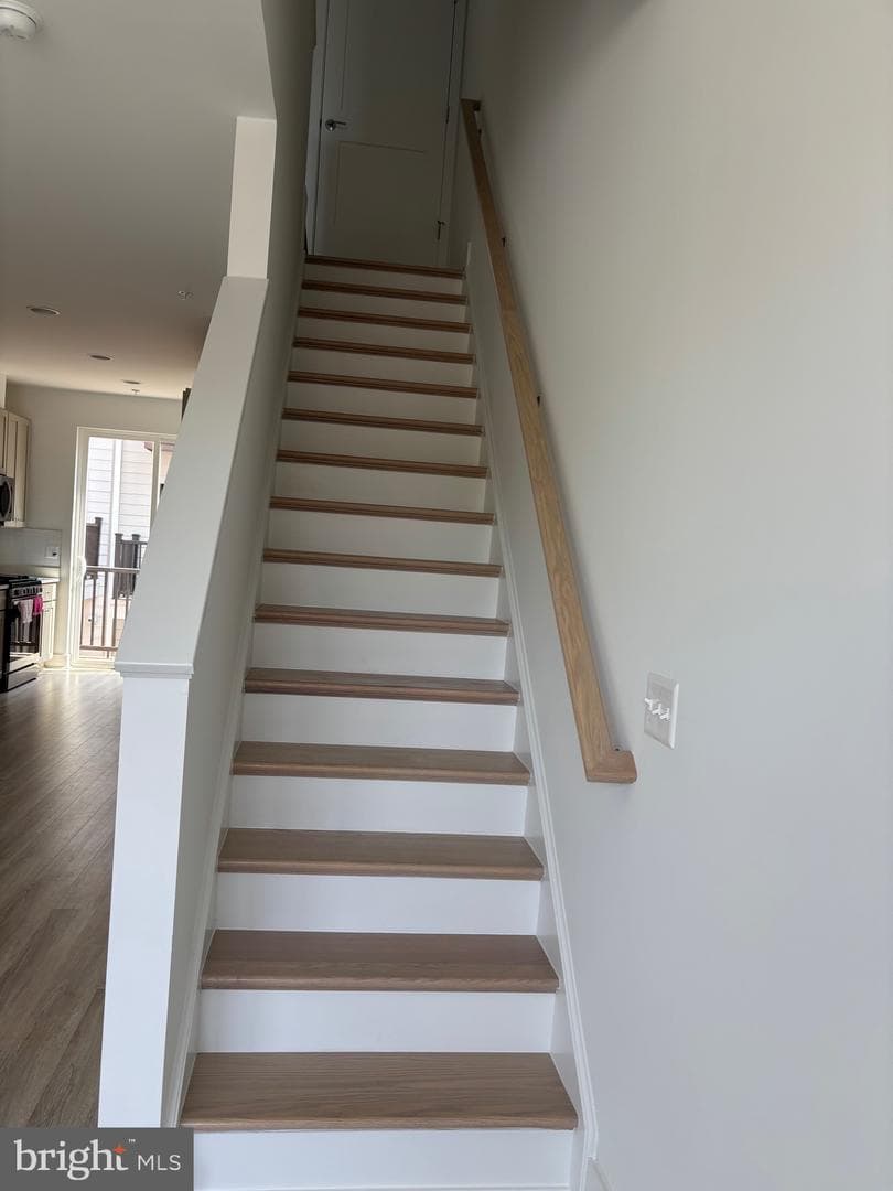 7373 Arlington Boulevard photo 24