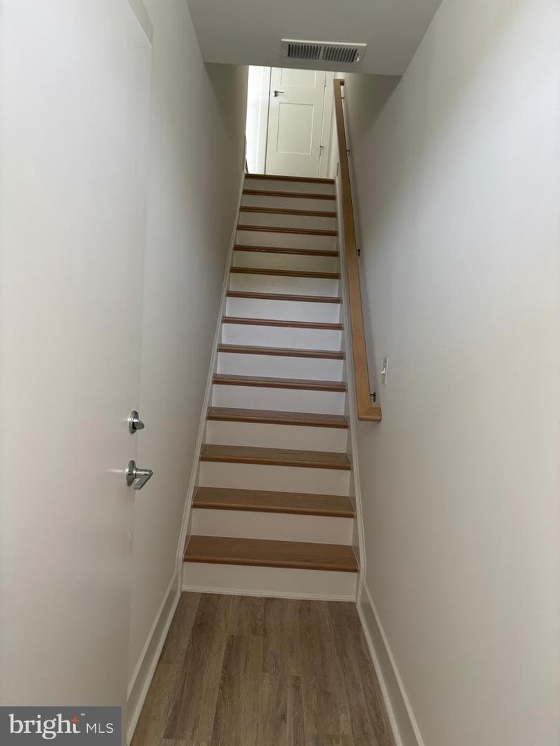7373 Arlington Boulevard photo 30