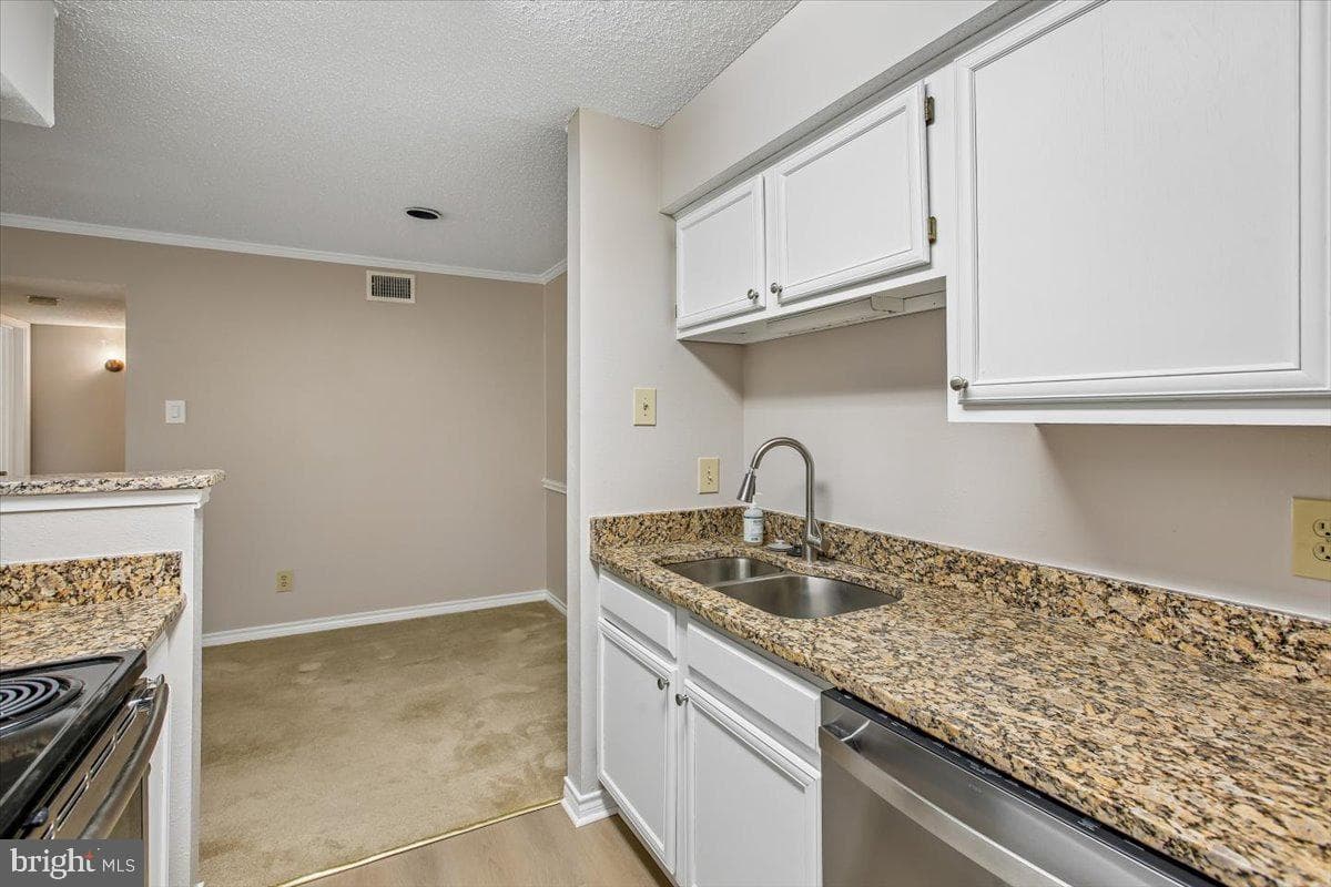 1530 Lincoln Way #203a photo 16