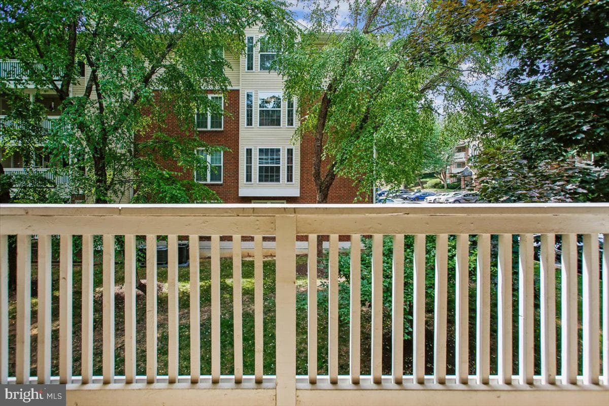 1530 Lincoln Way #203a photo 28