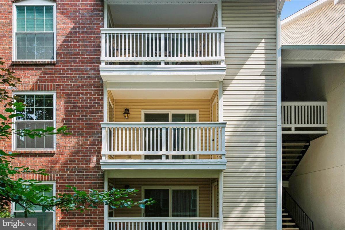 1530 Lincoln Way #203a photo 3
