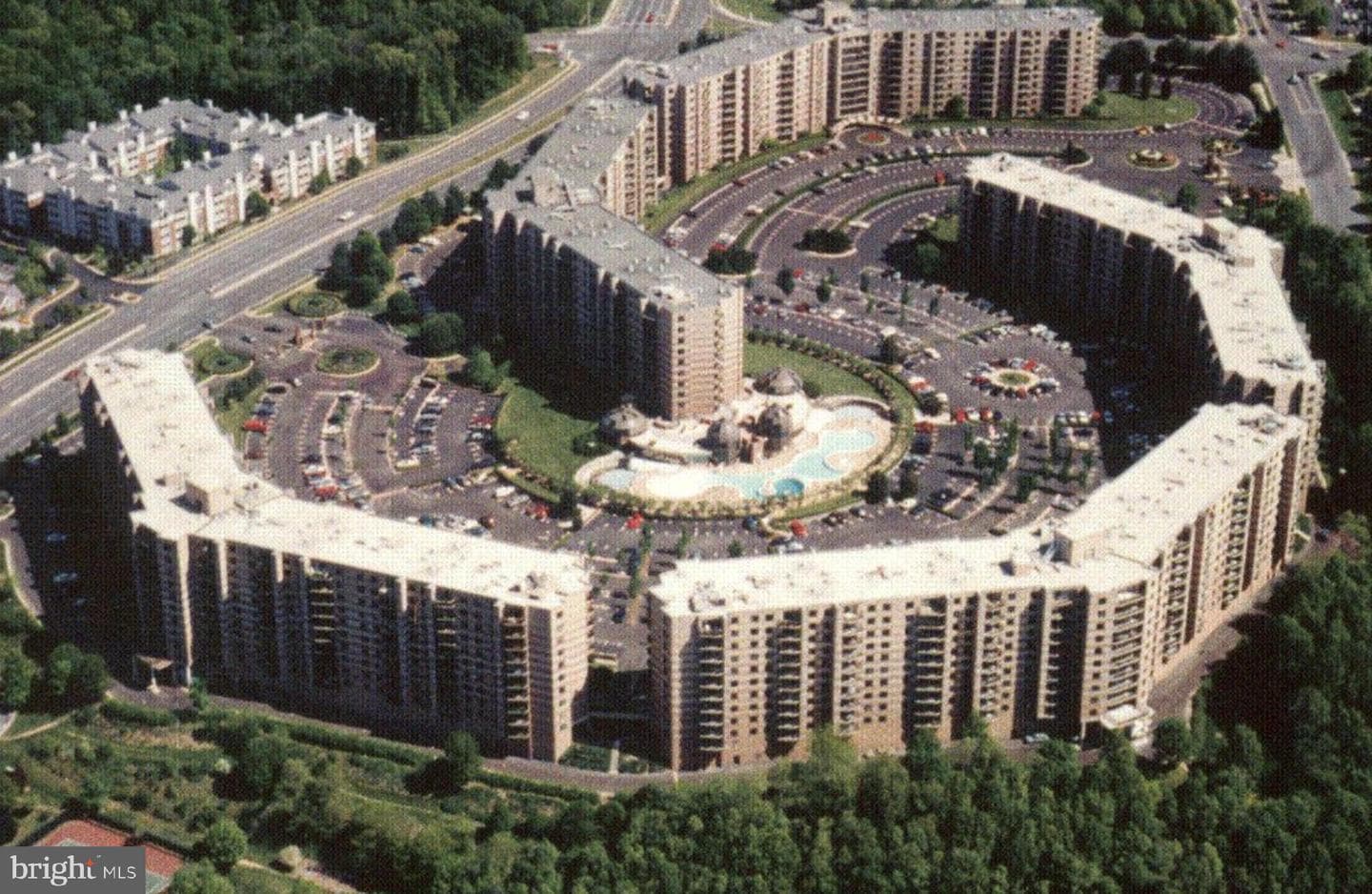 8370 Greensboro Drive #420, Mclean