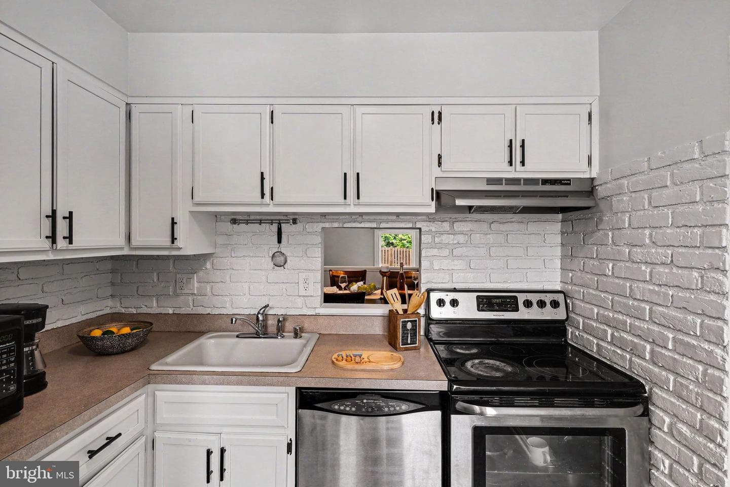 9400 Packard Way photo 8