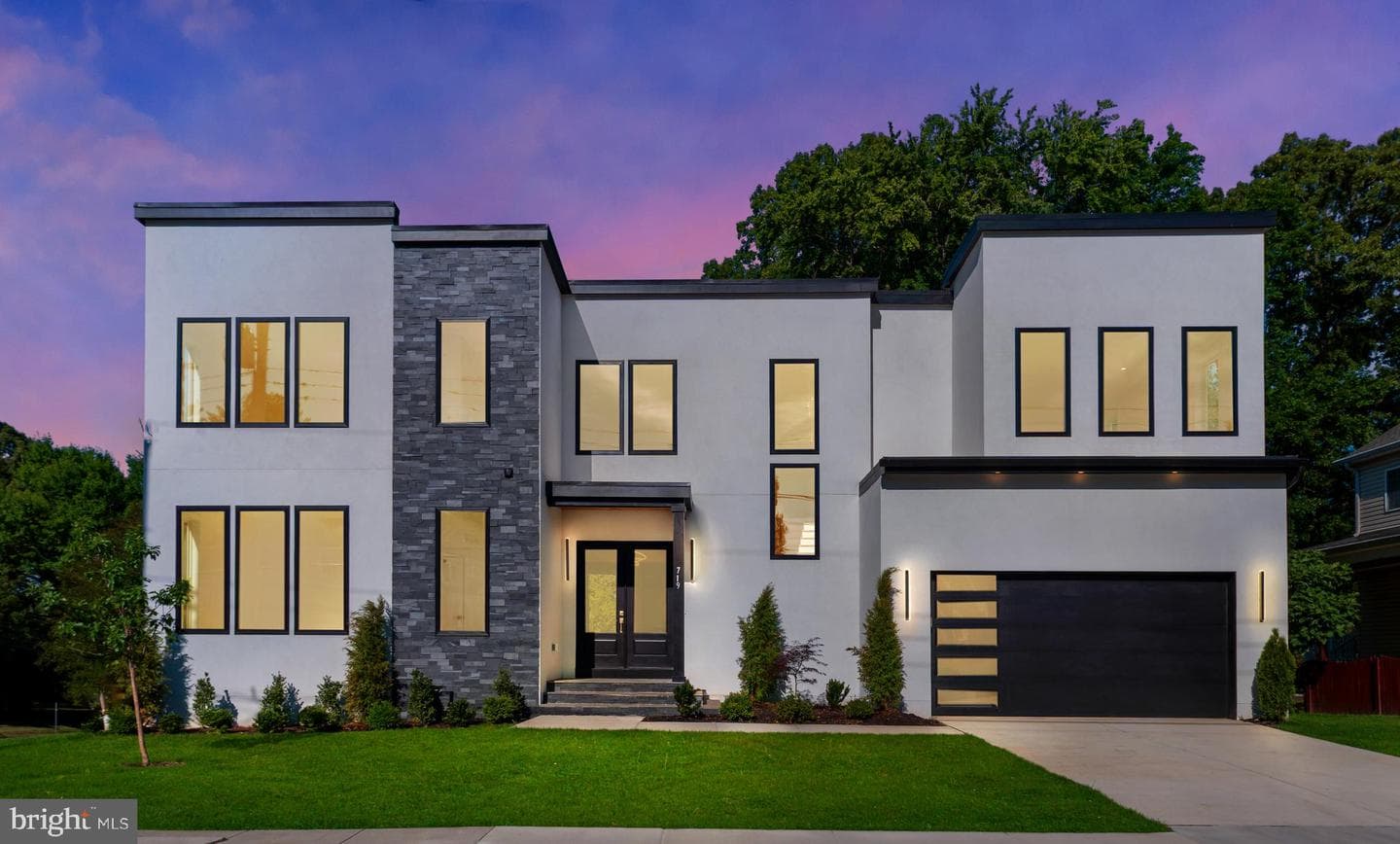 719 Meadow Lane SW, Vienna